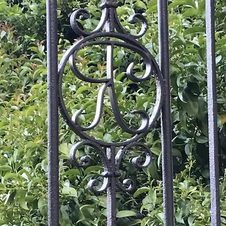 Chateau De Bataille 住宿加早餐酒店